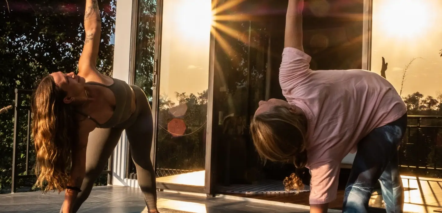 ໂຍຄະ, ນັ່ງສະມາທິ & ອາຫານເຊົ້າ