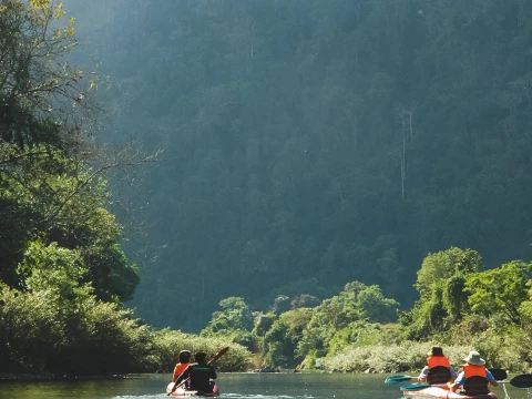 ສຳຫຼວດເມືອງວັງວຽງໄປກັບ GDL ສຳຫຼວດເມືອງວັງວຽງໄປກັບ GDL