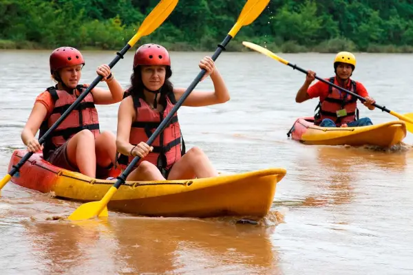 1 Day Kayaking Nam Ou River to Pak Ou Cave & Whiskey Village