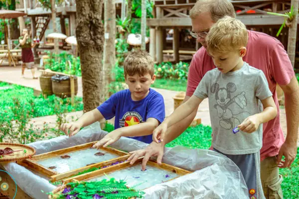 Hands-On Mulberry Paper Making Experience