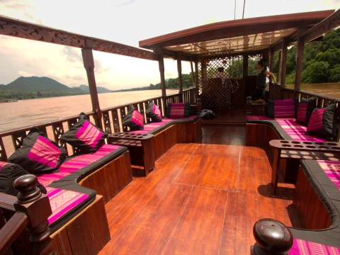 2 Days 1 Night Upstream Cruise to Houay Xay 2 Days 1 Night Upstream Cruise to Houay Xay