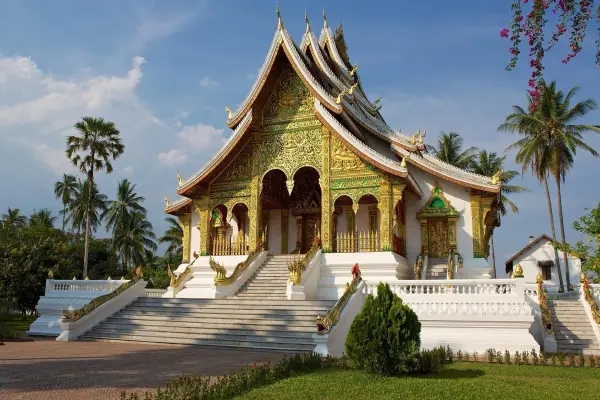 1 Day Biking to Pak Ou Caves & Mekong River Cruise