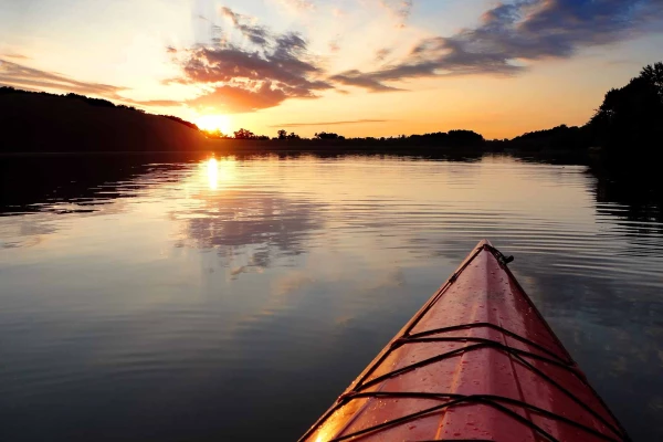 ພາຍເຮືອກາຍັກໄປຕາມພູຫີນປູນ