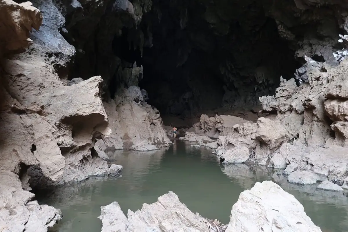 Xieng Liap Cave