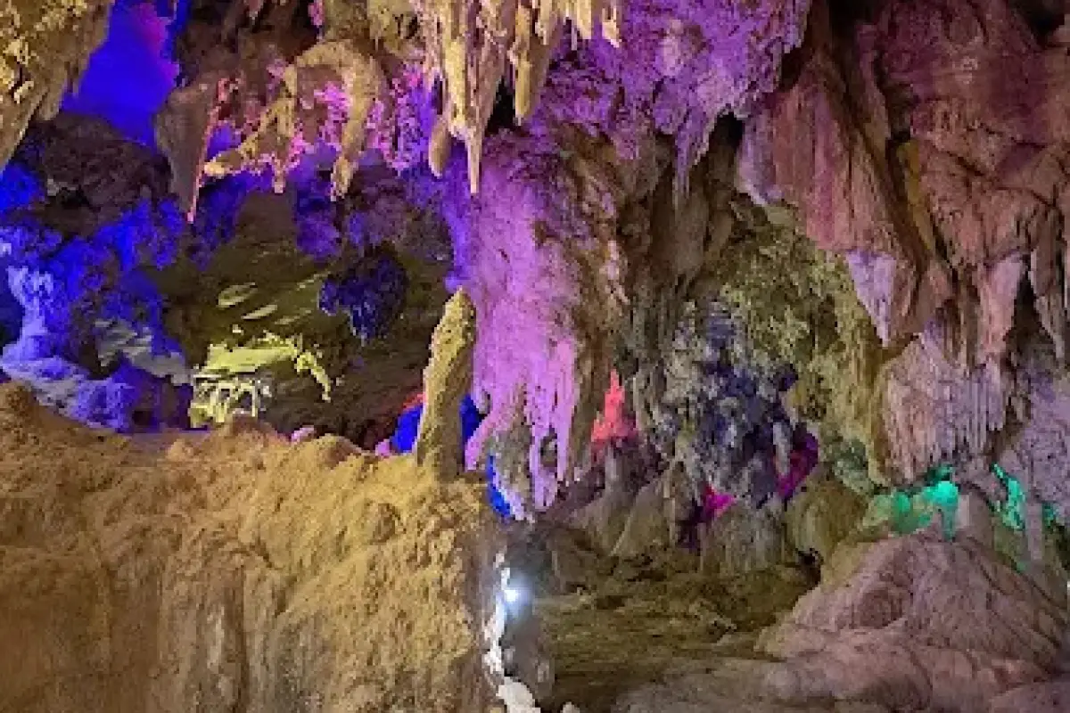 Xieng Liap Cave