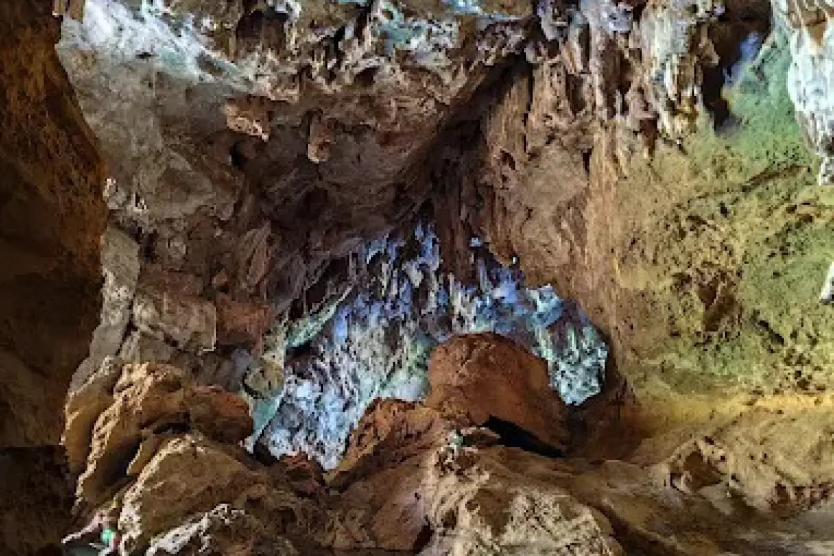 Xieng Liap Cave
