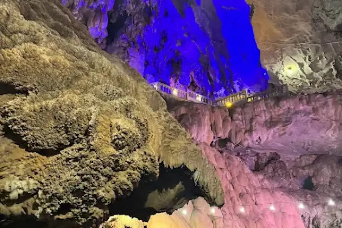 Xieng Liap Cave