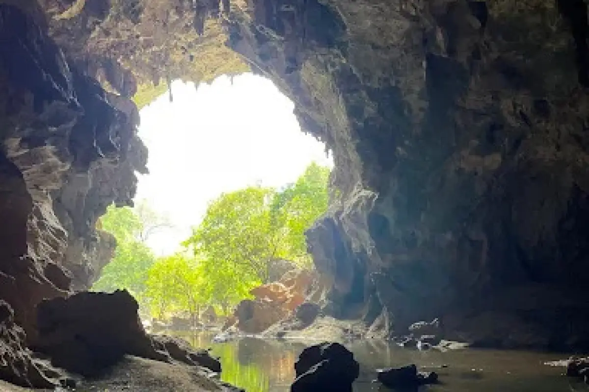 Xieng Liap Cave
