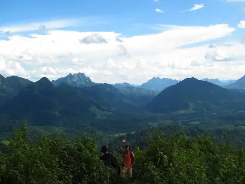 Half-Day Scenic Mountain Trek in Nong Khiaw