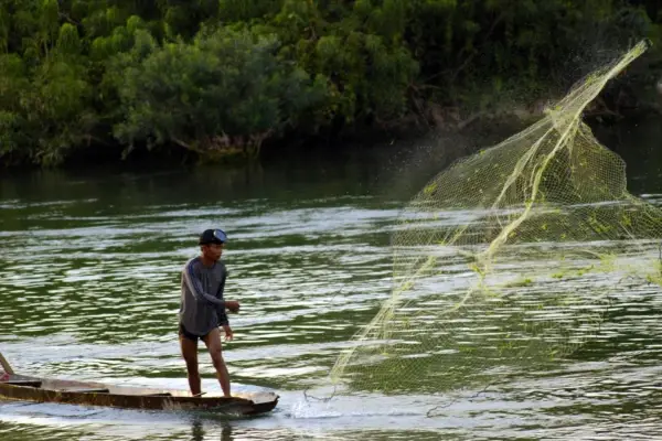 2 Days Fish Like a Local & Picnic on the Nam Ou River & Overnight Camping